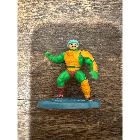 Vintage Masters of the Universe Man-At-Arms Miniature Figure MOTU He-Man 2 Inch - Picture 1 of 3